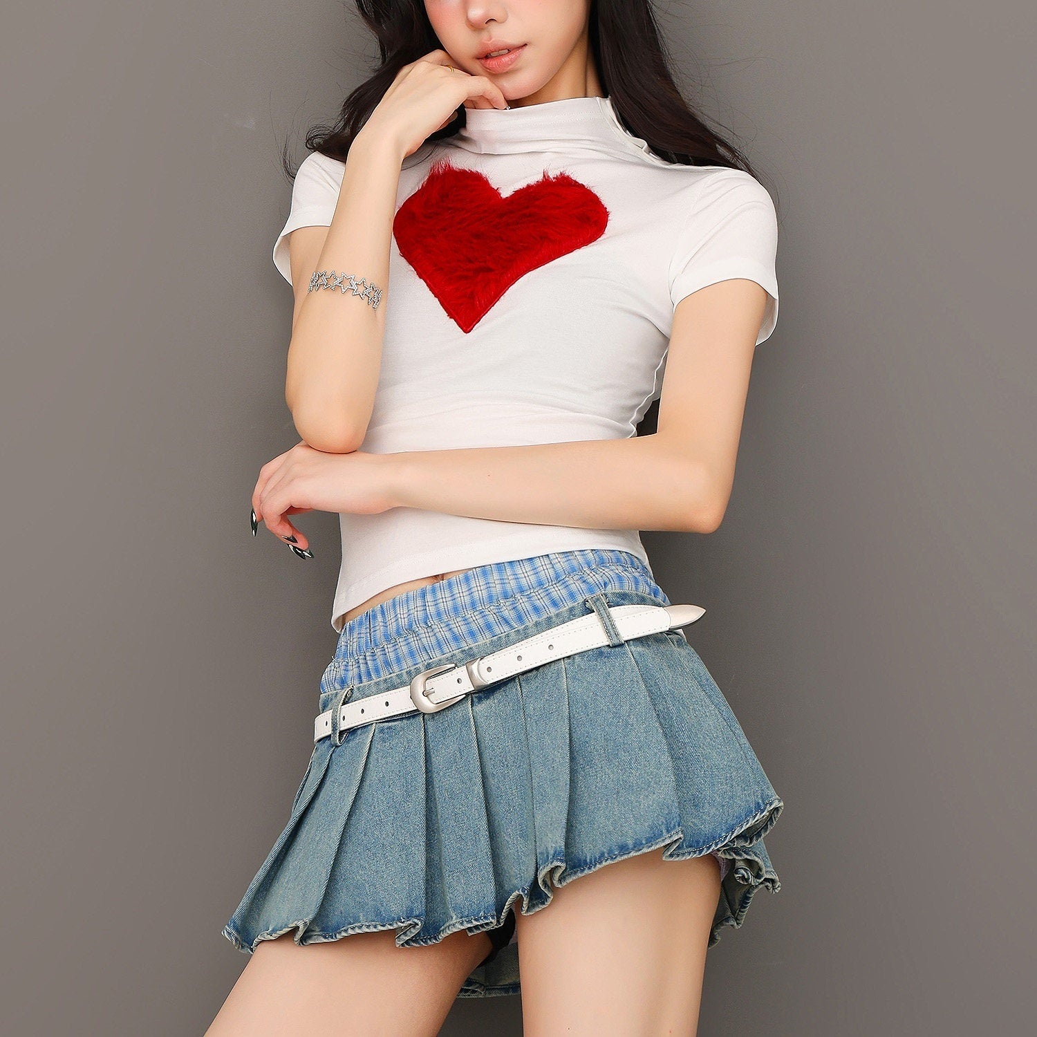 QIUQIU_STUDIO_Heart_Print_Plush_Patchwork_Half_Mock_Neck_Fitted_Short_Sleeve_Women&