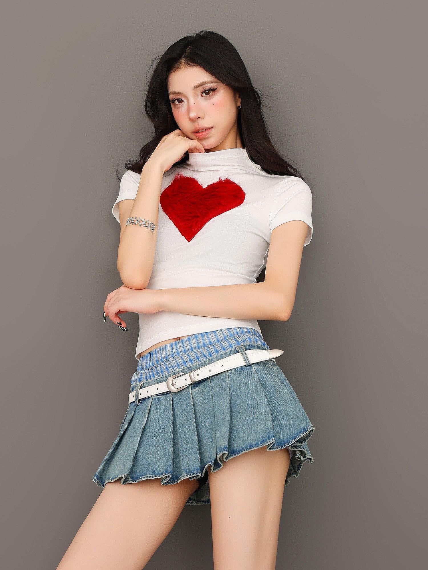 QIUQIU STUDIO Heart Print Plush Patchwork Half Mock Neck Fitted Short Sleeve Women&