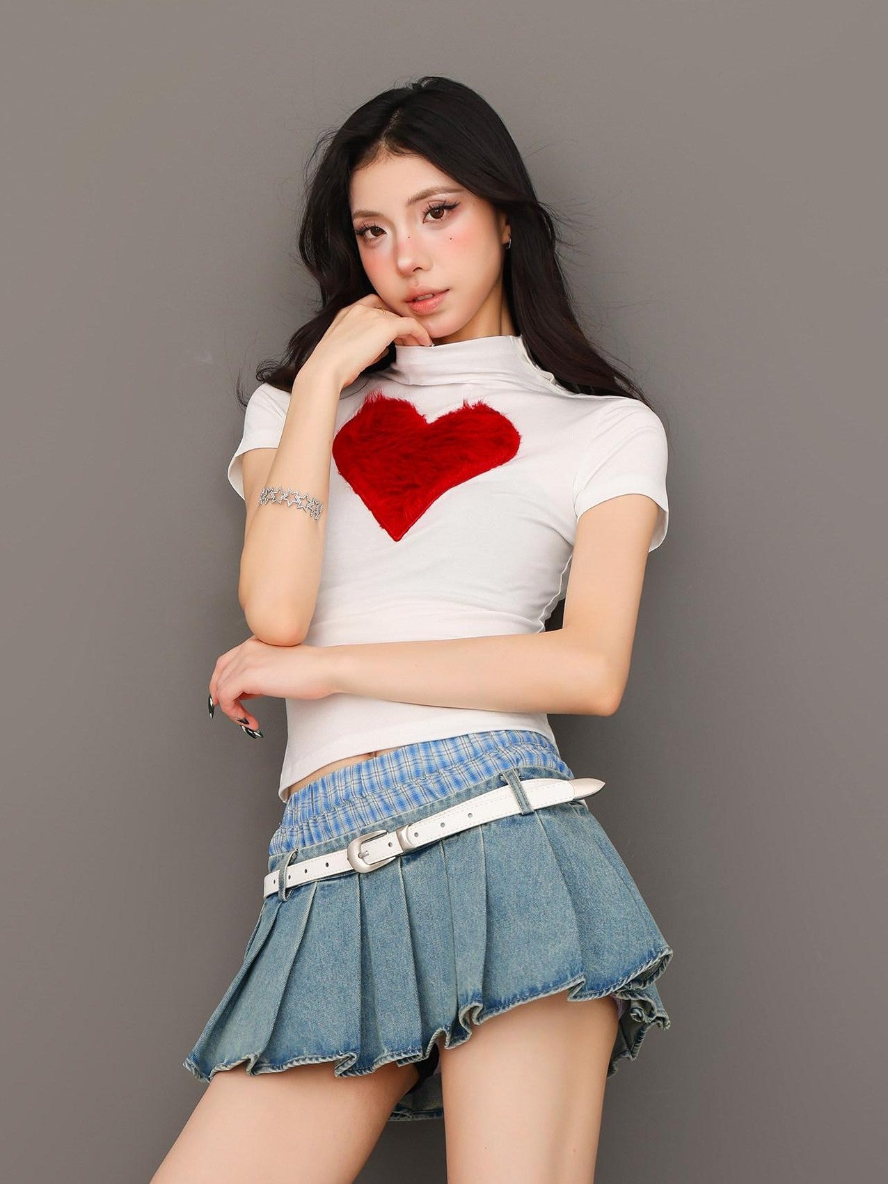 QIUQIU STUDIO Heart Print Plush Patchwork Half Mock Neck Fitted Short Sleeve Women&