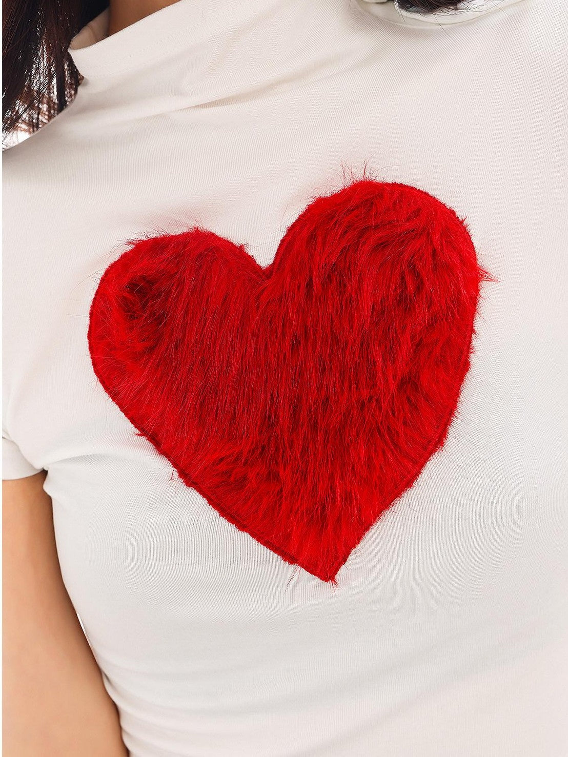 QIUQIU STUDIO Heart Print Round Neck Short Sleeve Fitted Women&