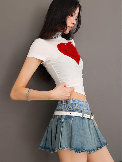 QIUQIU STUDIO Heart Print Round Neck Short Sleeve Fitted Women&