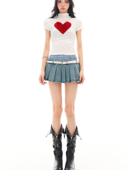 QIUQIU STUDIO Heart Print Round Neck Short Sleeve Fitted Women&