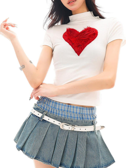 QIUQIU STUDIO Heart Print Round Neck Short Sleeve Fitted Women&