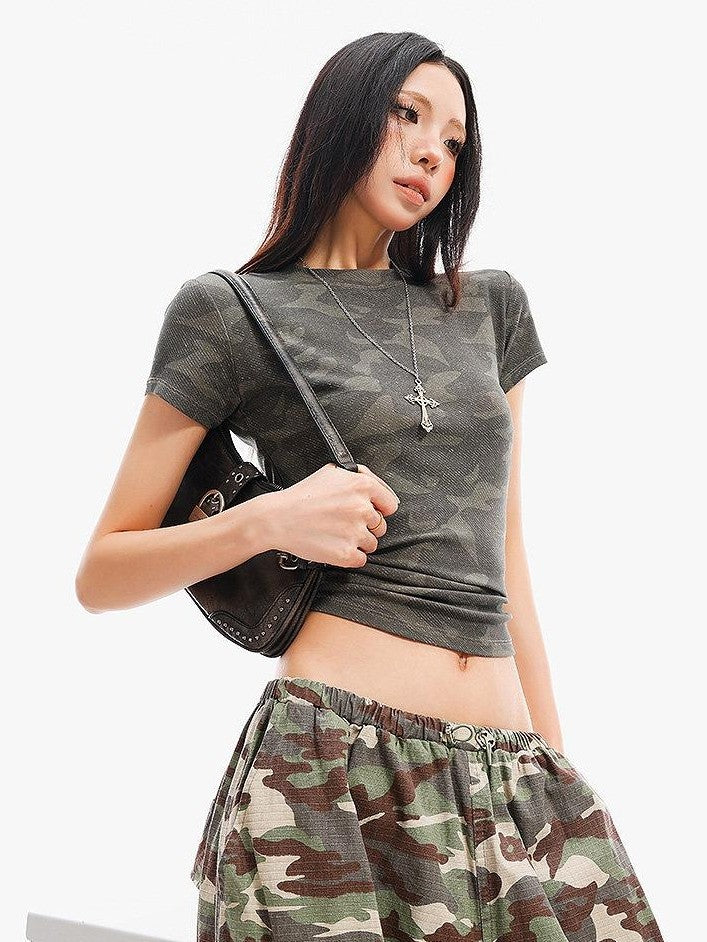 QIUQIU STUDIO Khaki Green Camouflage Print Round Neck Cropped Women&