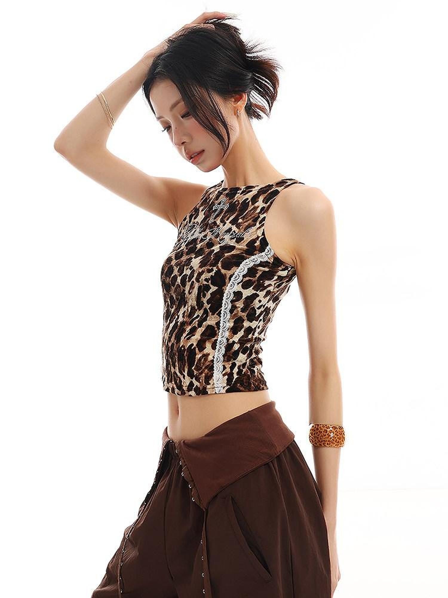 QIUQIU STUDIO Leopard Print Lace Splice Round Neck Cropped Slim Women&