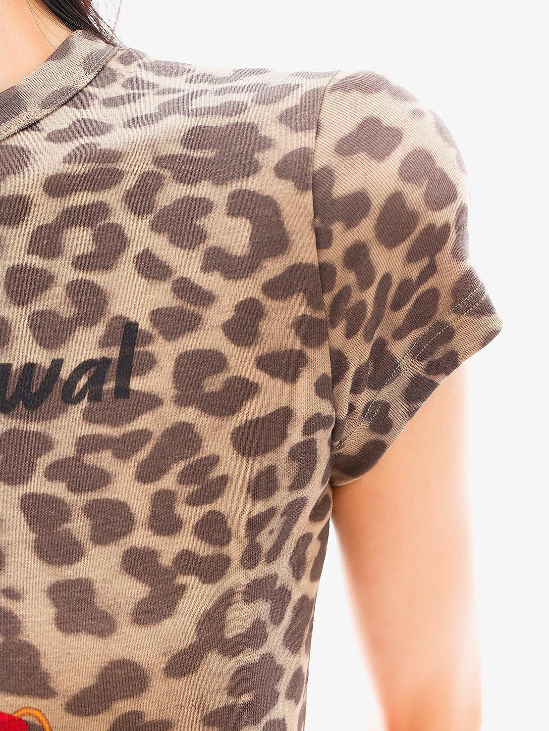 QIUQIU STUDIO Leopard Puppy Print Cropped Waist Cinch Round Neck Women&
