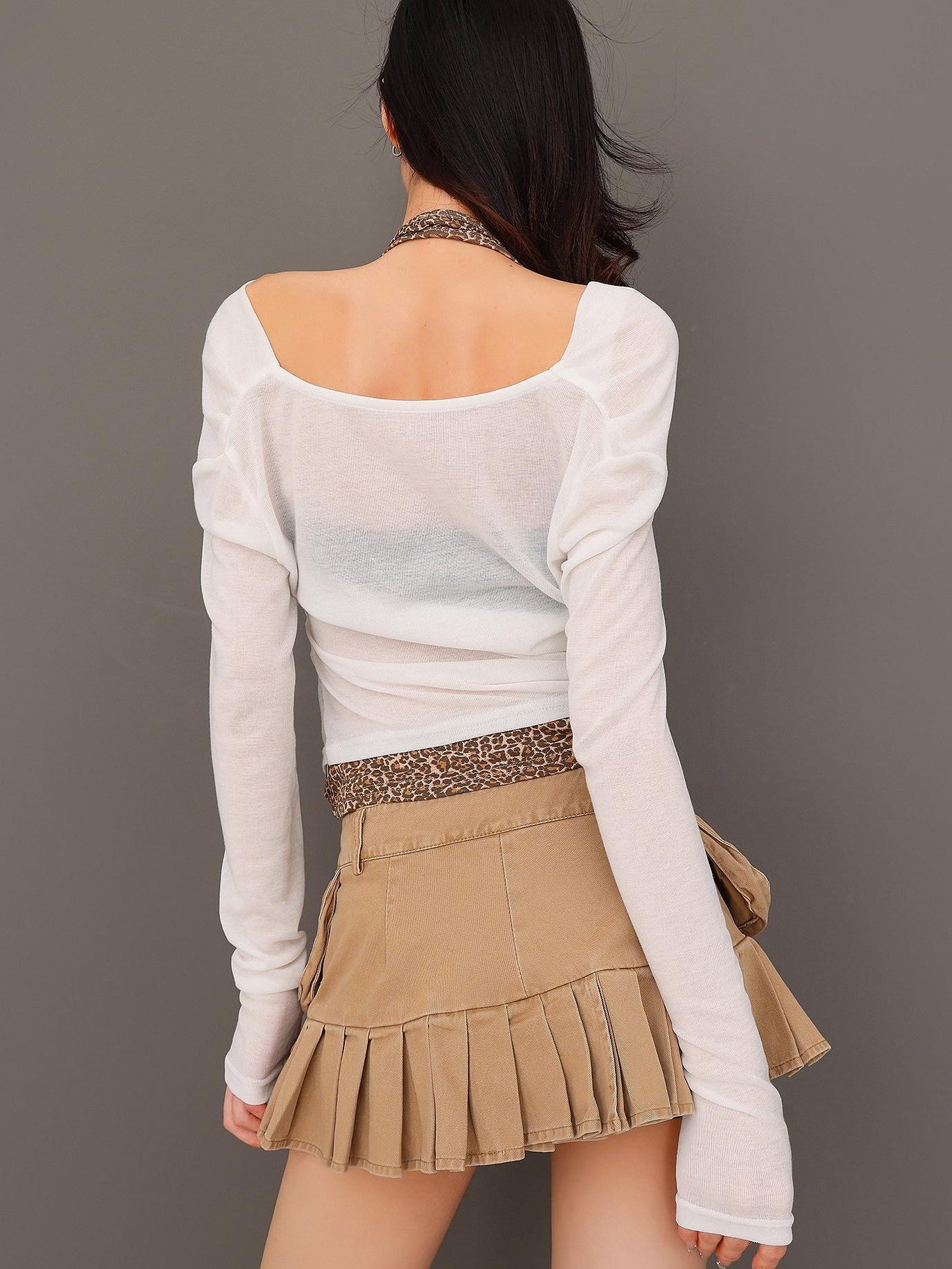 QIUQIU STUDIO Leopard Splice One Shoulder Cropped Letter Print Women&