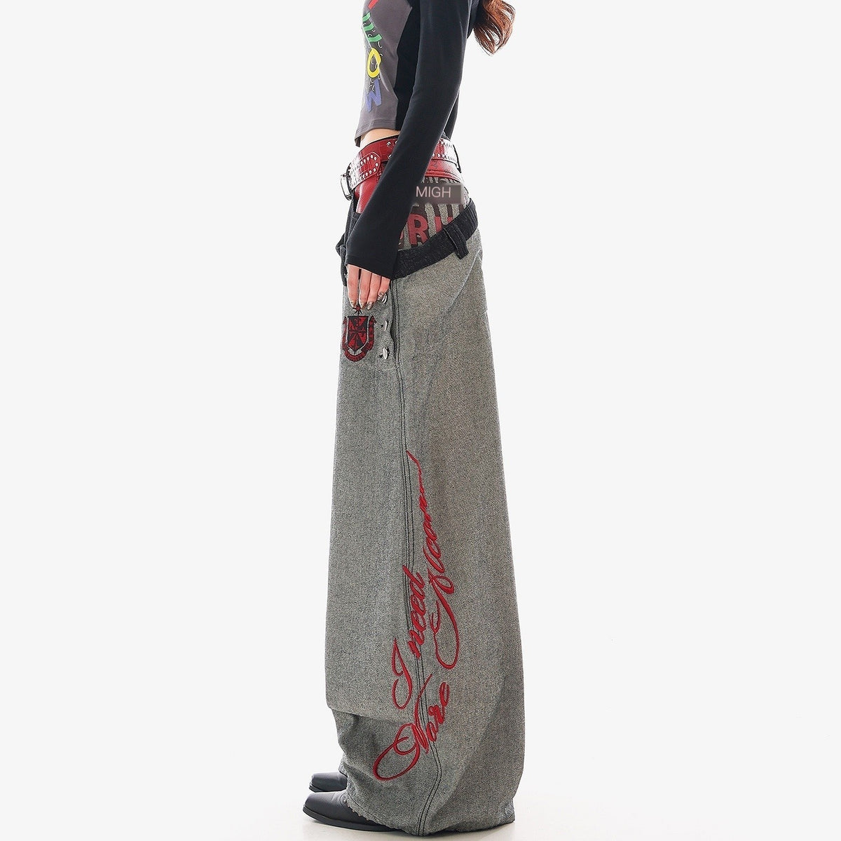QIUQIU_STUDIO_Letter_Embroidered_Faux_Two_Piece_Curved_Women&