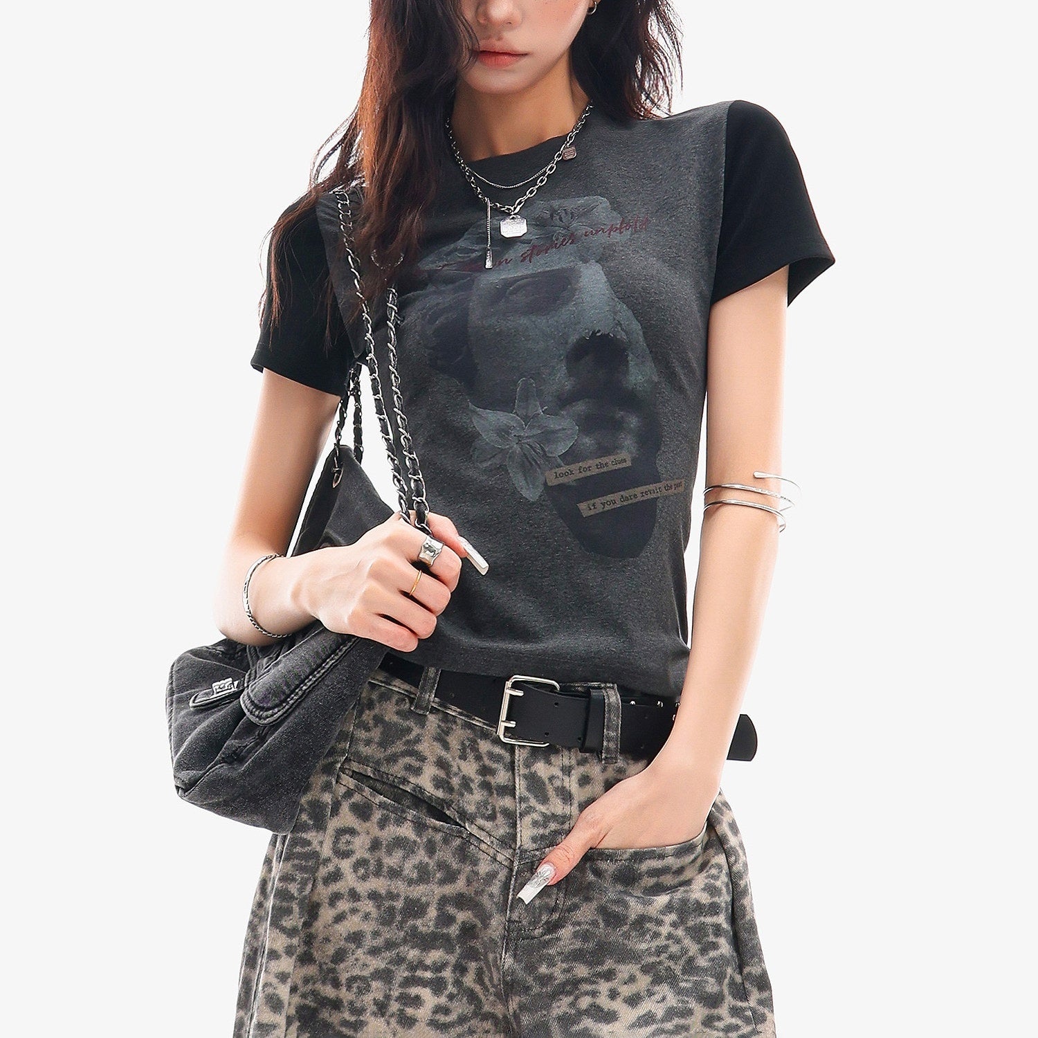 QIUQIU_STUDIO_Letter_Portrait_Print_Round_Neck_Raglan_Slim_Fit_Women&
