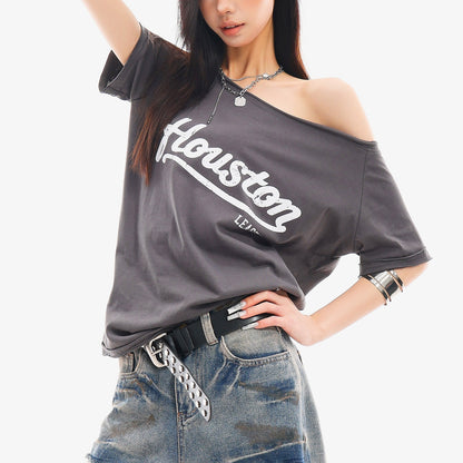QIUQIU_STUDIO_Letter_Print_Asymmetric_Shoulder_Slim_Fit_Women&