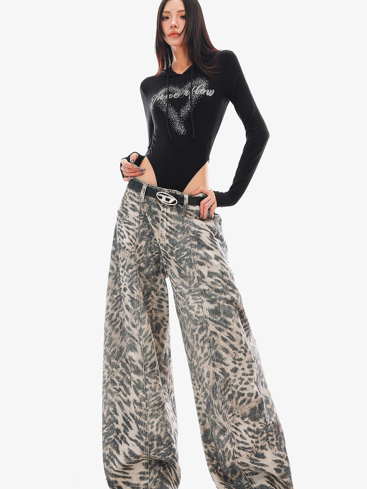 QIUQIU STUDIO Letter Print Rhinestone Hooded Slim Fit Cropped Women&
