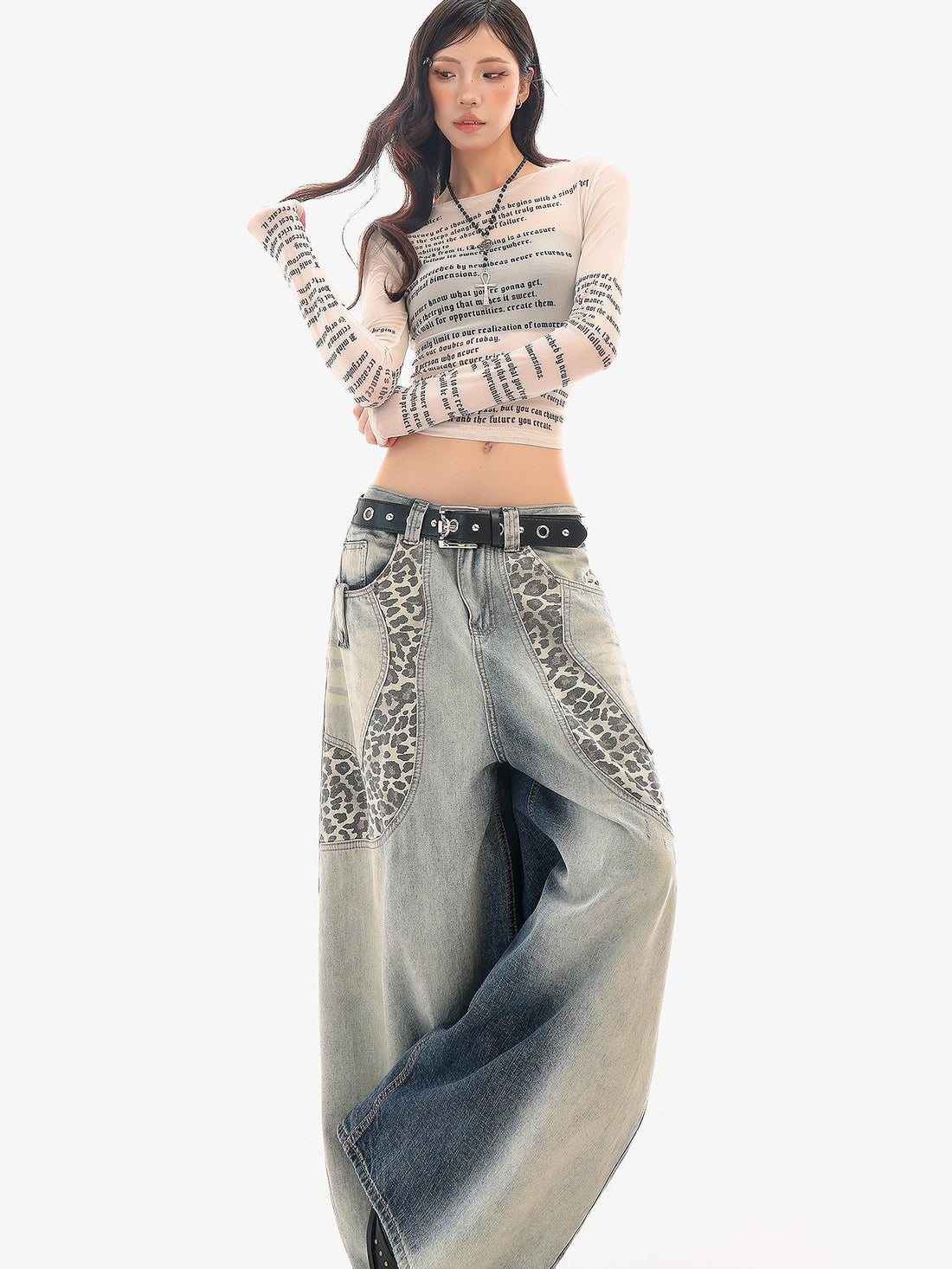 QIUQIU STUDIO Letter Print Round Neck Short Cropped Women&