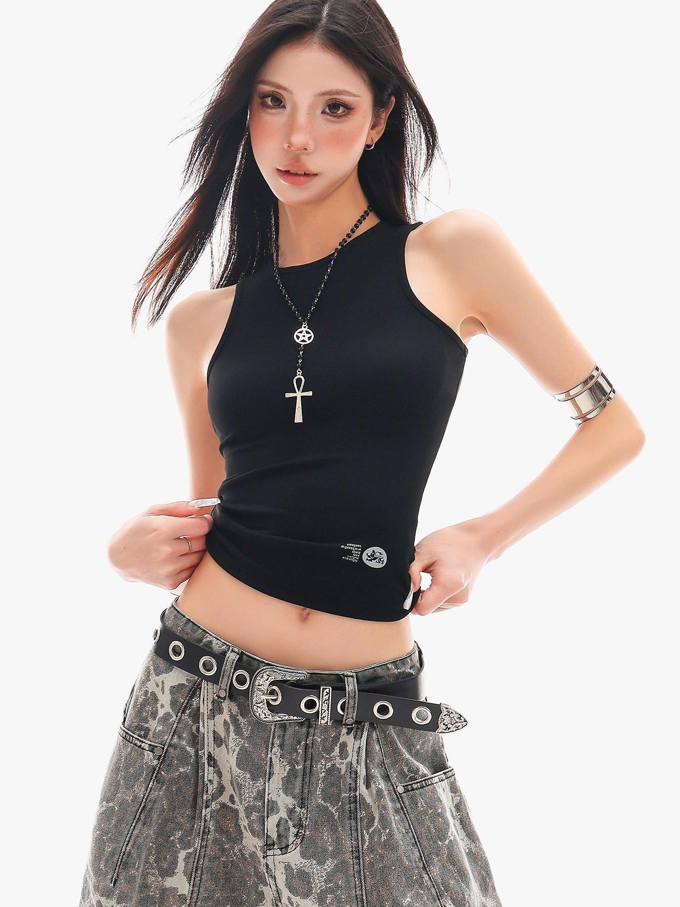 QIUQIU STUDIO Letter Print Round Neck Slim Fit Minimalist Women&