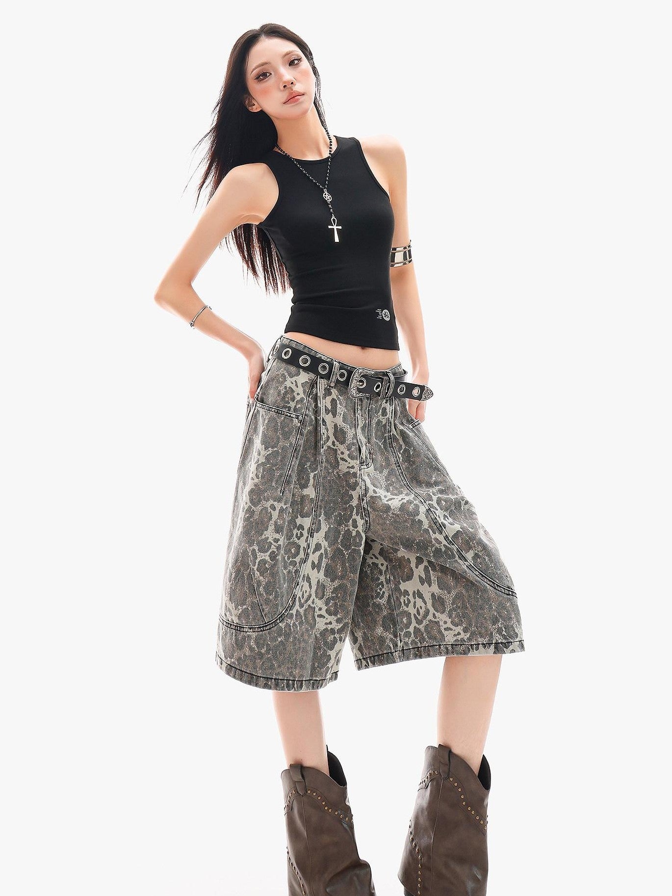 QIUQIU STUDIO Letter Print Round Neck Slim Fit Minimalist Women&