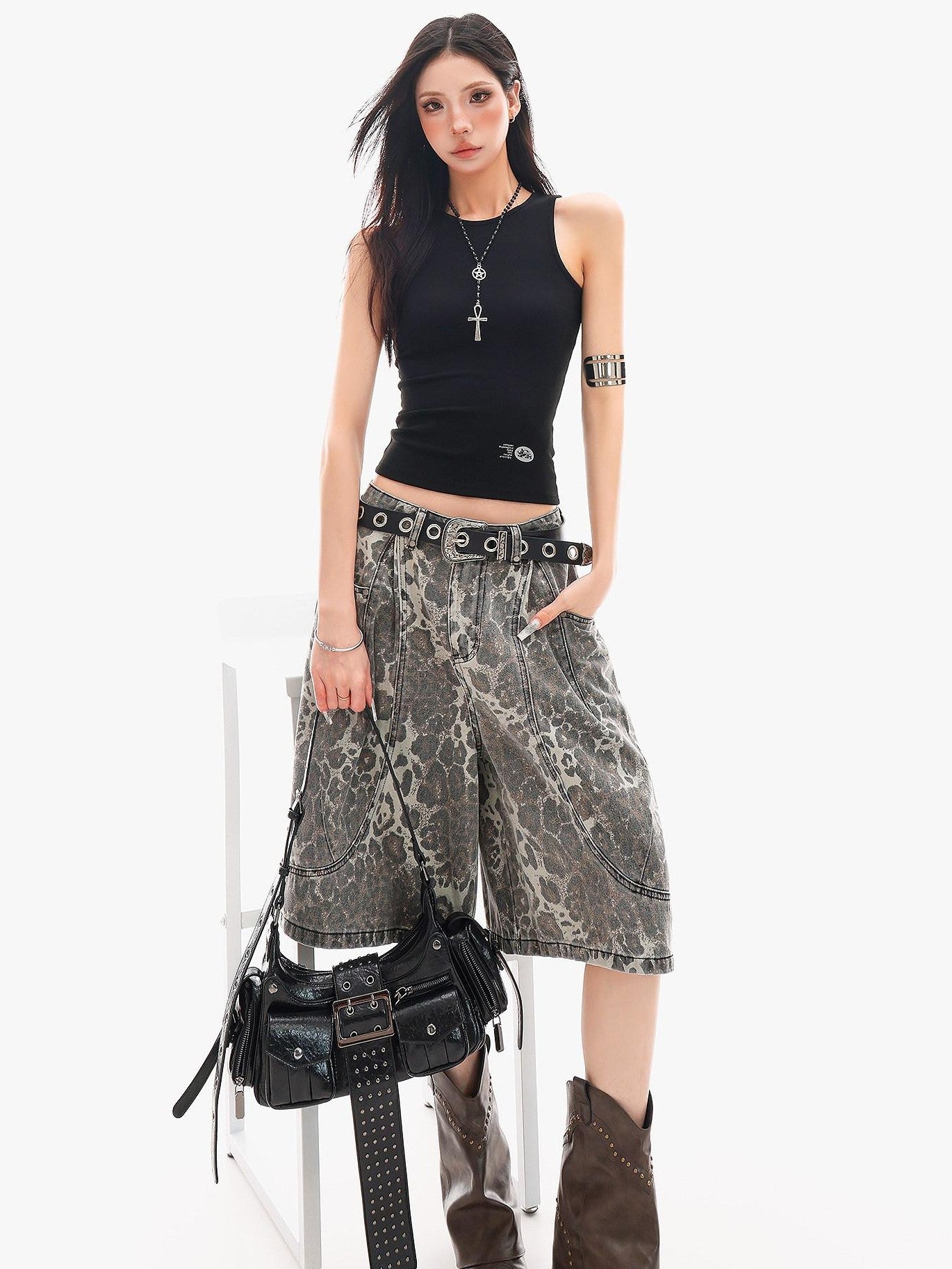 QIUQIU STUDIO Letter Print Round Neck Slim Fit Minimalist Women&
