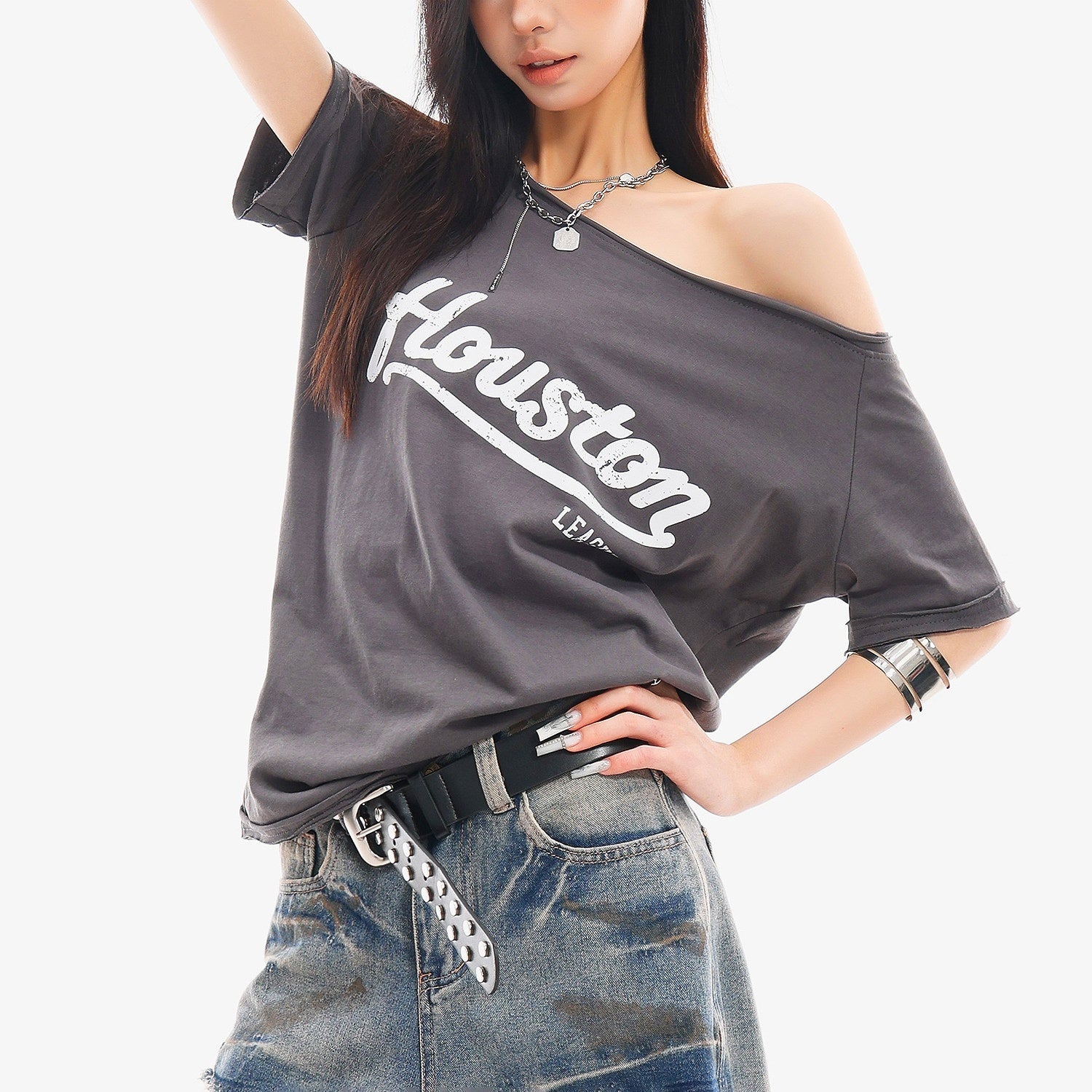 QIUQIU_STUDIO_Letter_Print_Slanted_Neck_Slim_Waist_Hot_Girl_Women&