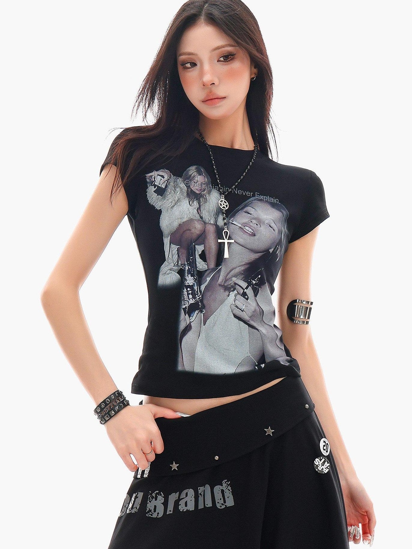 QIUQIU STUDIO Lettered Character Print Crewneck Slim Fit Waist American Babe Women&