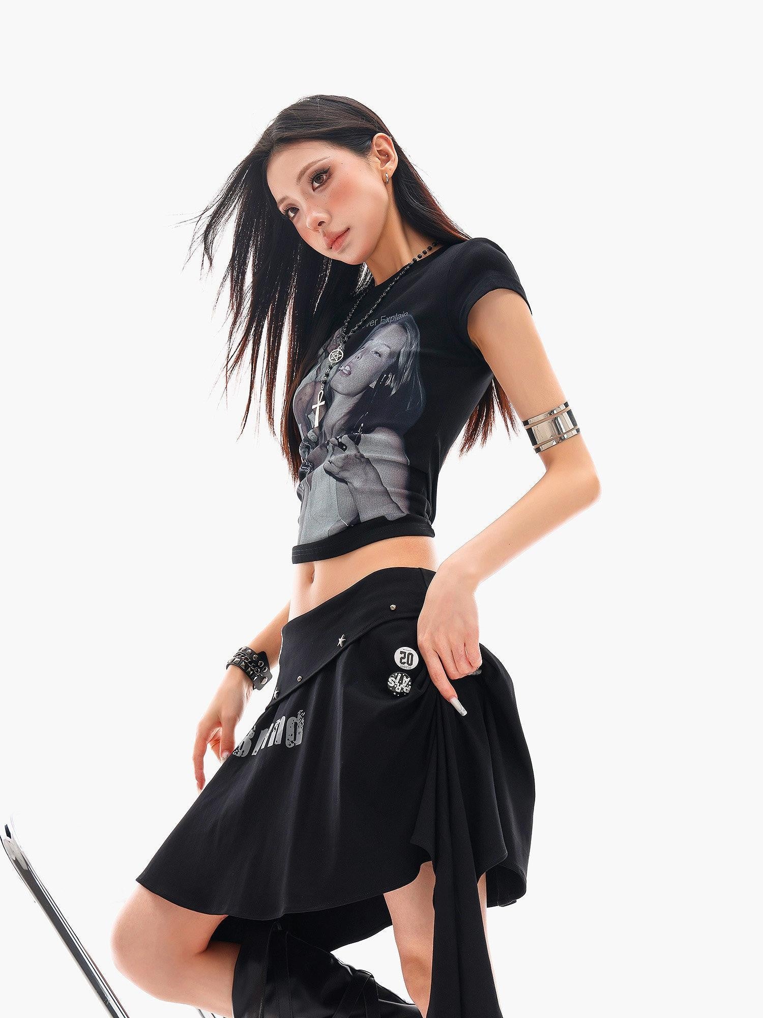 QIUQIU STUDIO Lettered Character Print Crewneck Slim Fit Waist American Babe Women&