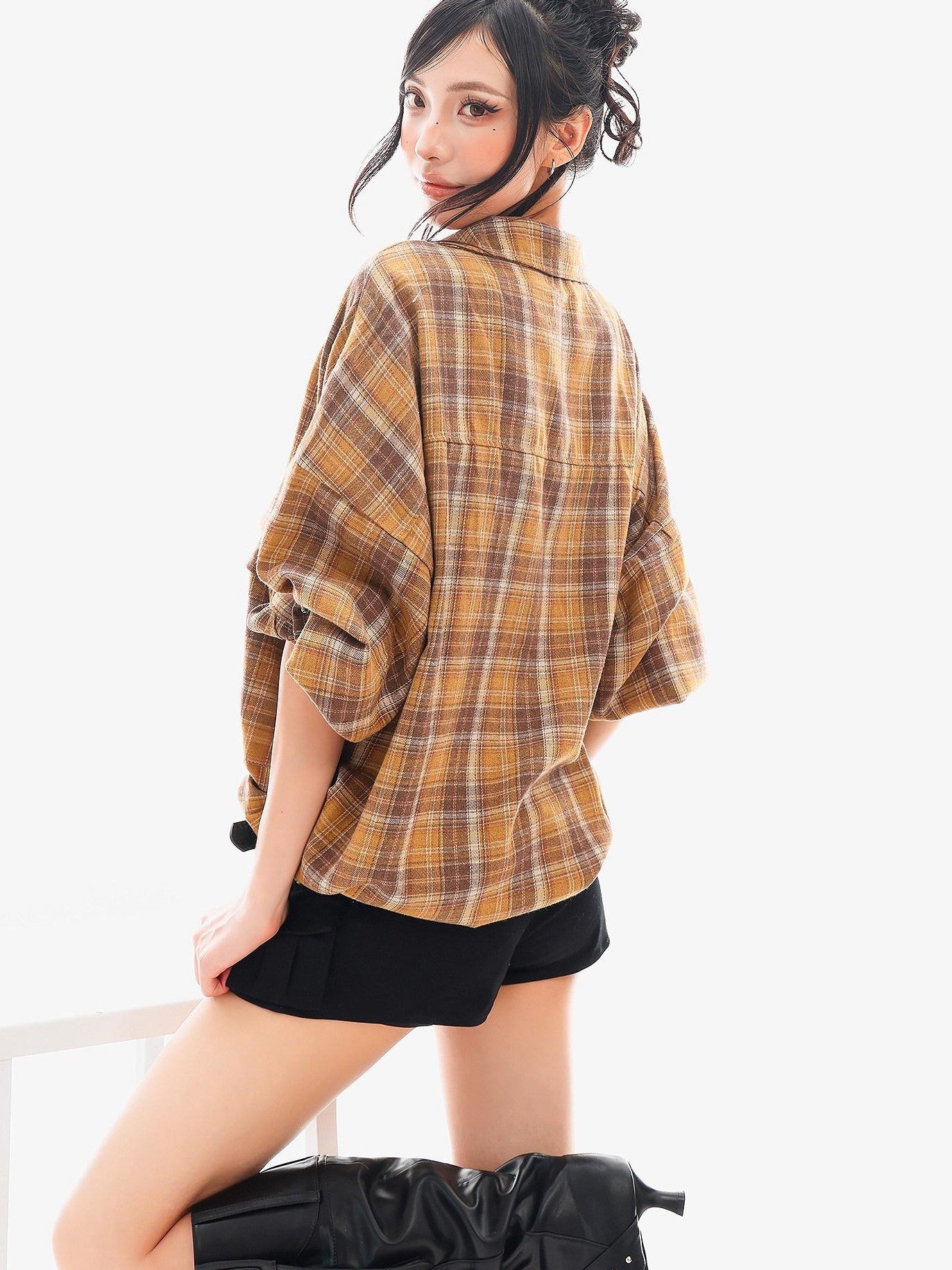 QIUQIU STUDIO Plaid Single Breasted Collared Long Sleeve Cardigan Women&
