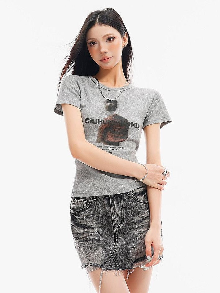 QIUQIU STUDIO Round Neck Letter And Character Print Slim Fit Women&