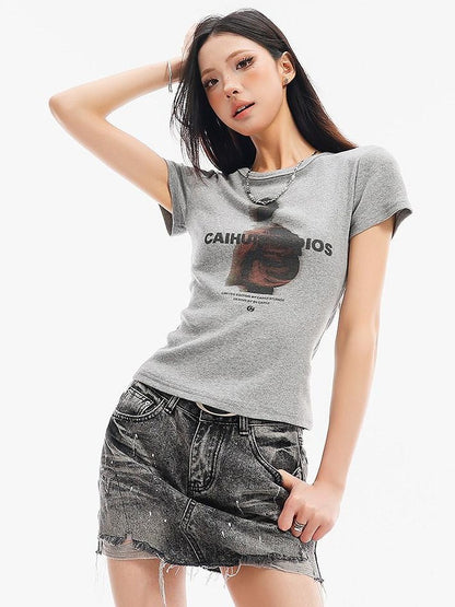 QIUQIU STUDIO Round Neck Letter And Character Print Slim Fit Women&