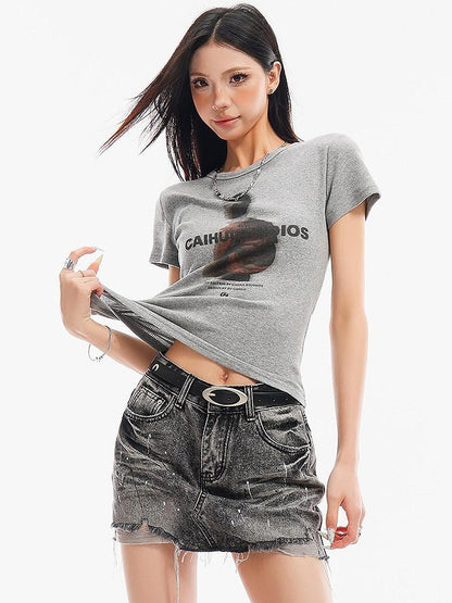 QIUQIU STUDIO Round Neck Letter And Character Print Slim Fit Women&