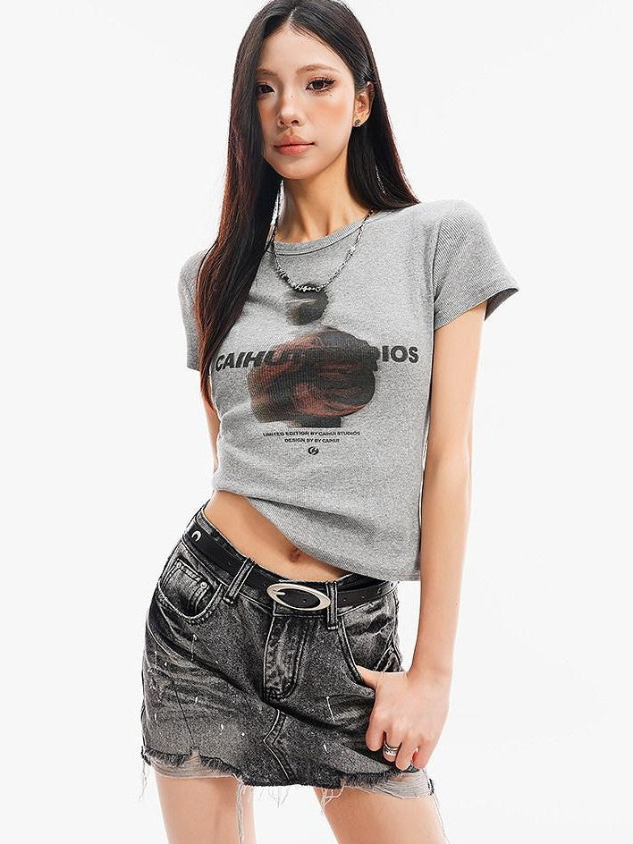 QIUQIU STUDIO Round Neck Letter And Character Print Slim Fit Women&