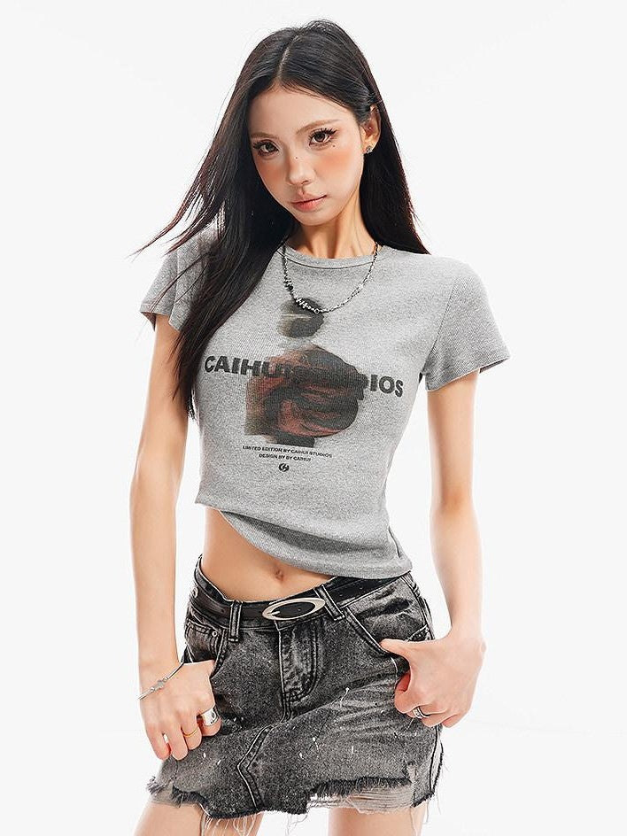 QIUQIU STUDIO Round Neck Letter And Character Print Slim Fit Women&