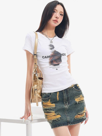 QIUQIU STUDIO Round Neck Letter And Character Print Slim Fit Women&