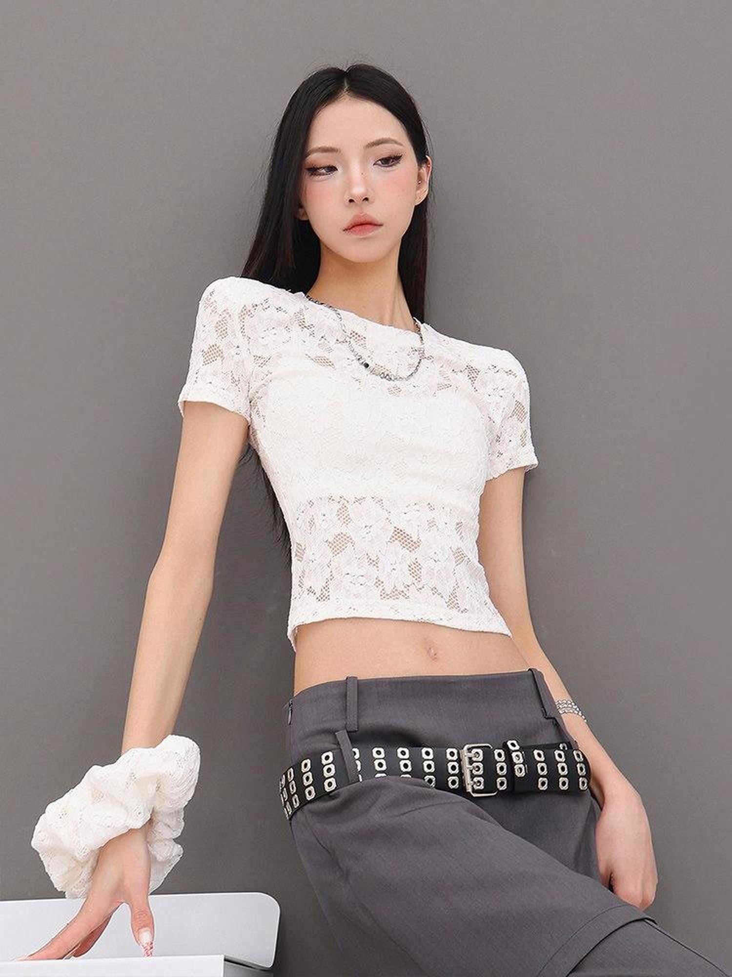QIUQIU STUDIO Sheer Lace Fitted Round Neck Cropped Women&
