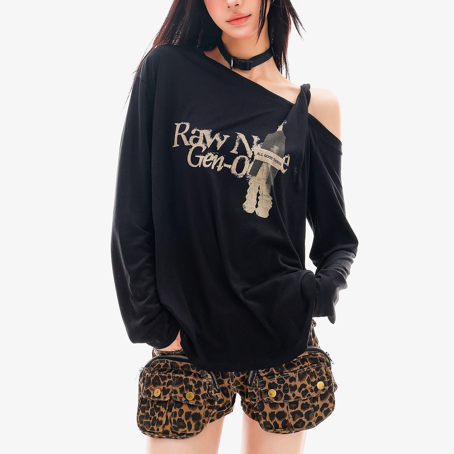 QIUQIU_STUDIO_Sheer_One_Shoulder_Letter_Portrait_Print_Women&