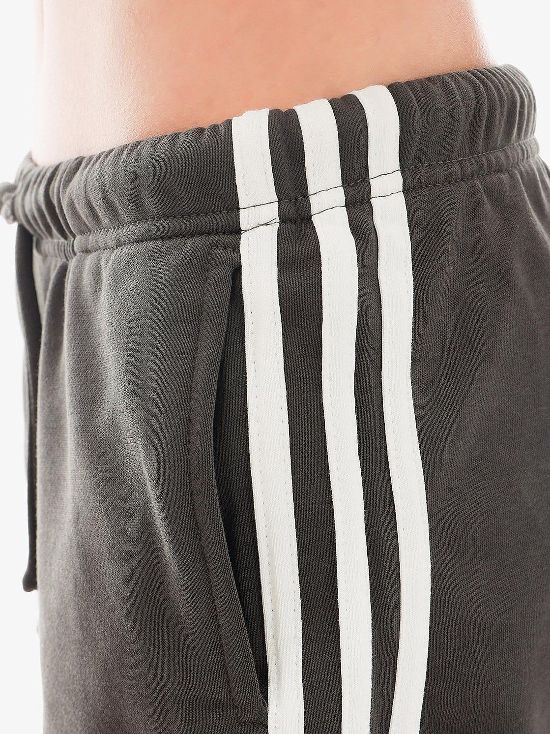 QIUQIU STUDIO Slim Striped Frayed Hem Elastic Waist Pockets Straight Leg Women&