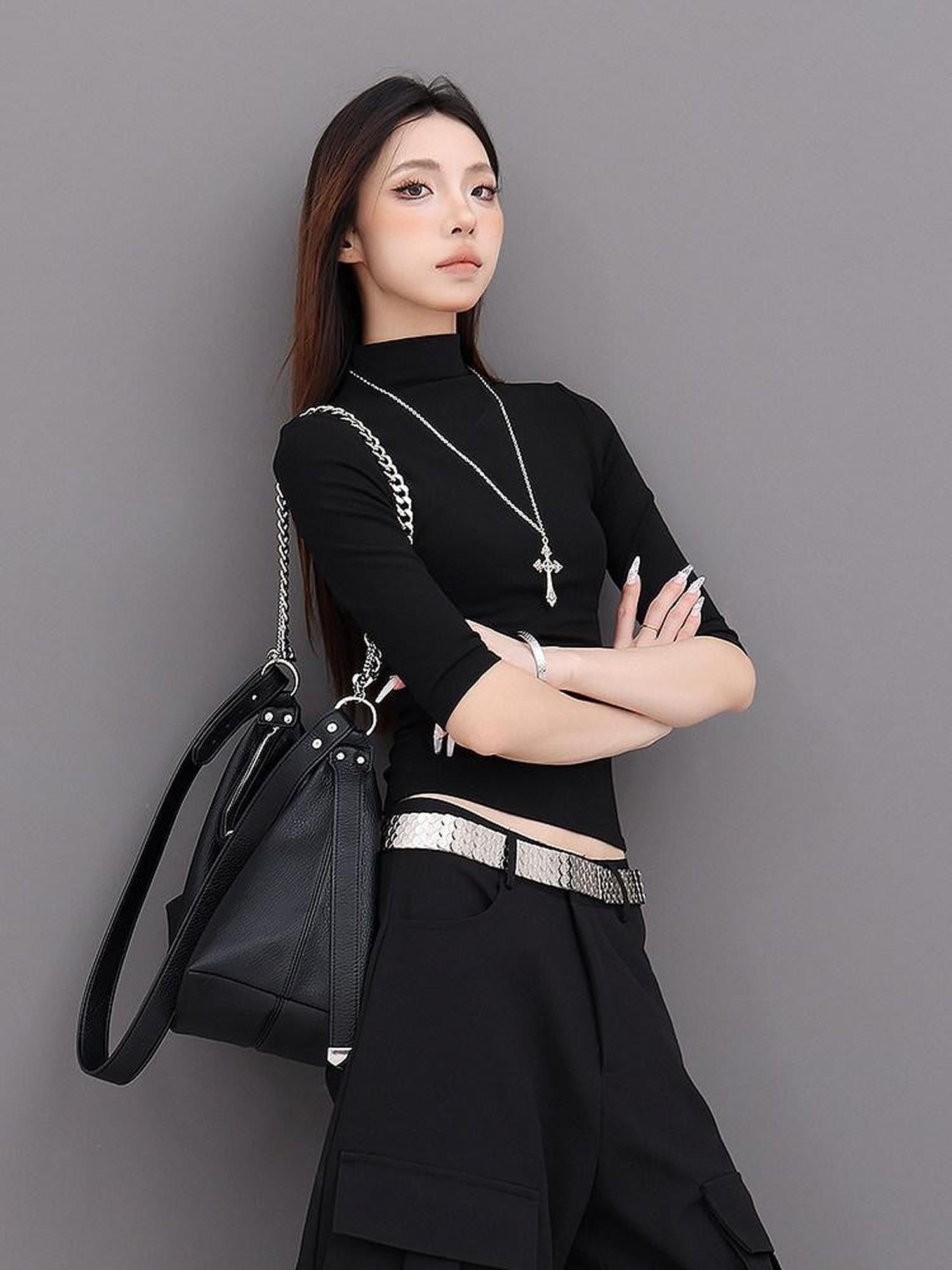 QIUQIU STUDIO Solid Mock Neck Slim Fit Elastic Cuff Women&