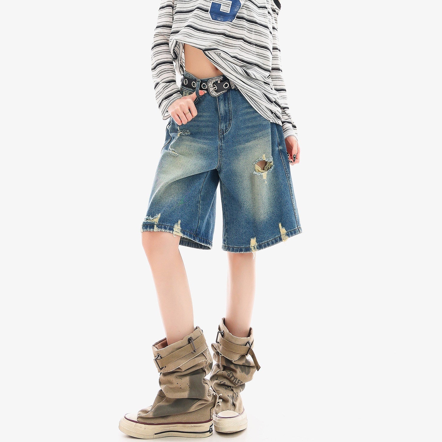 QIUQIU_STUDIO_Striped_Lettering_Print_Asymmetric_Shoulder_Loose_Women&
