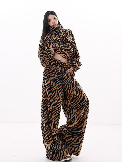 QIUQIU STUDIO Tiger Print Contrast Stand Collar Fleece Lined Relaxed Women&