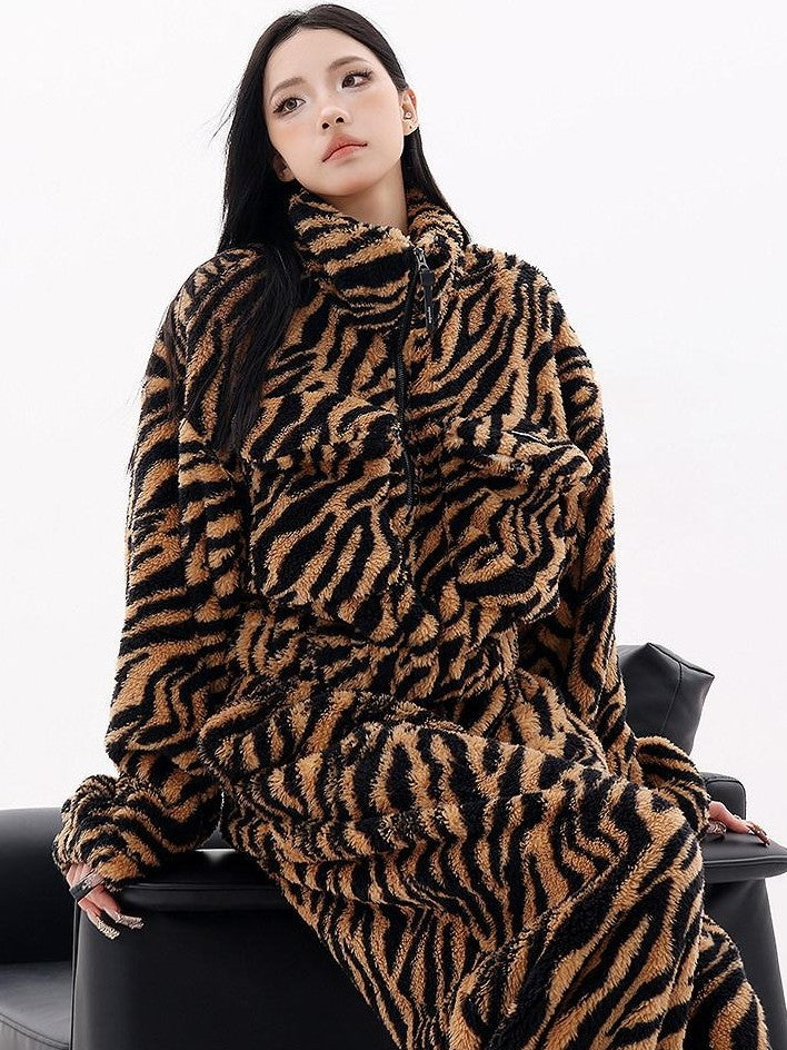 QIUQIU STUDIO Tiger Print Contrast Stand Collar Fleece Lined Relaxed Women&