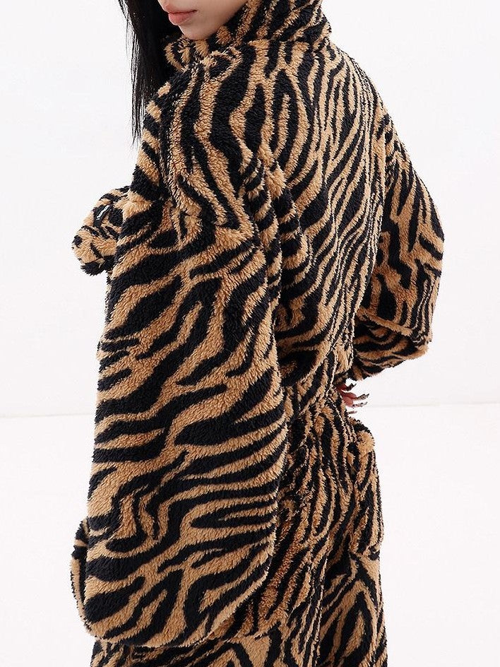 QIUQIU STUDIO Tiger Print Contrast Stand Collar Fleece Lined Relaxed Women&