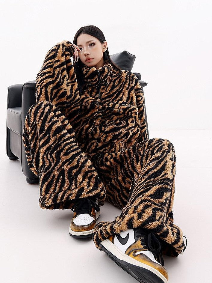 QIUQIU STUDIO Tiger Print Contrast Stand Collar Fleece Lined Relaxed Women&