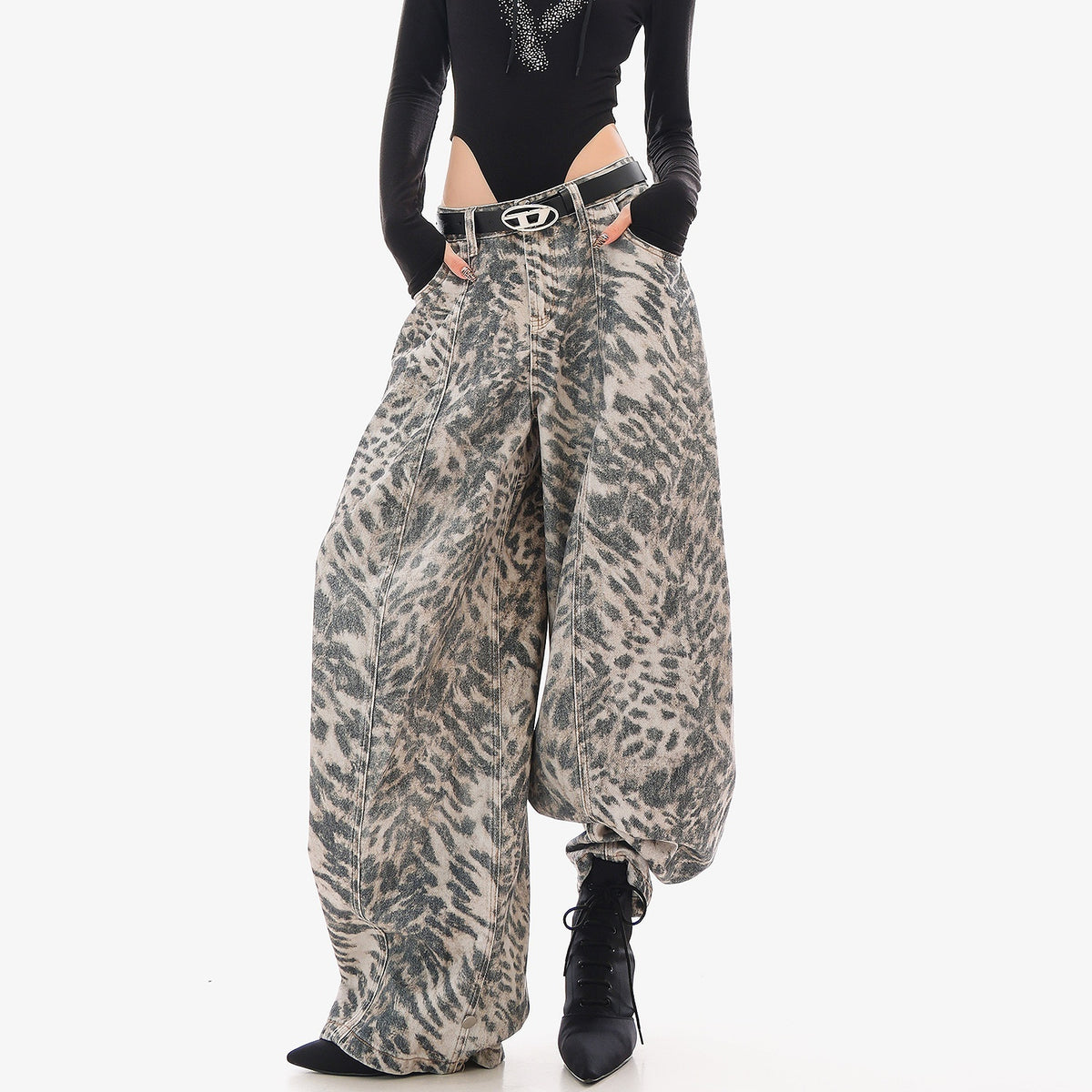 QIUQIU_STUDIO_Washed_Curved_Frayed_Women&