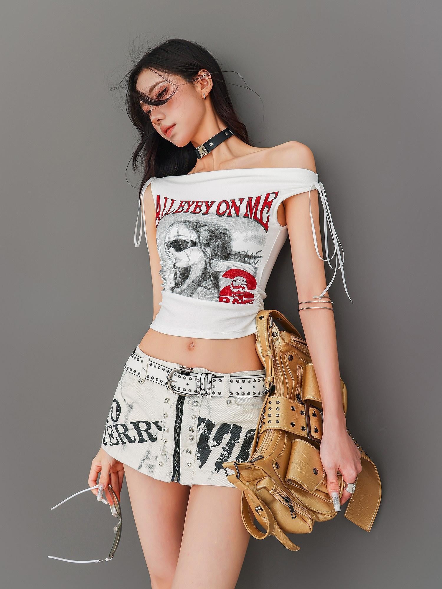QIUQIU STUDIO White Letter Print One Shoulder Slim Sexy Women&