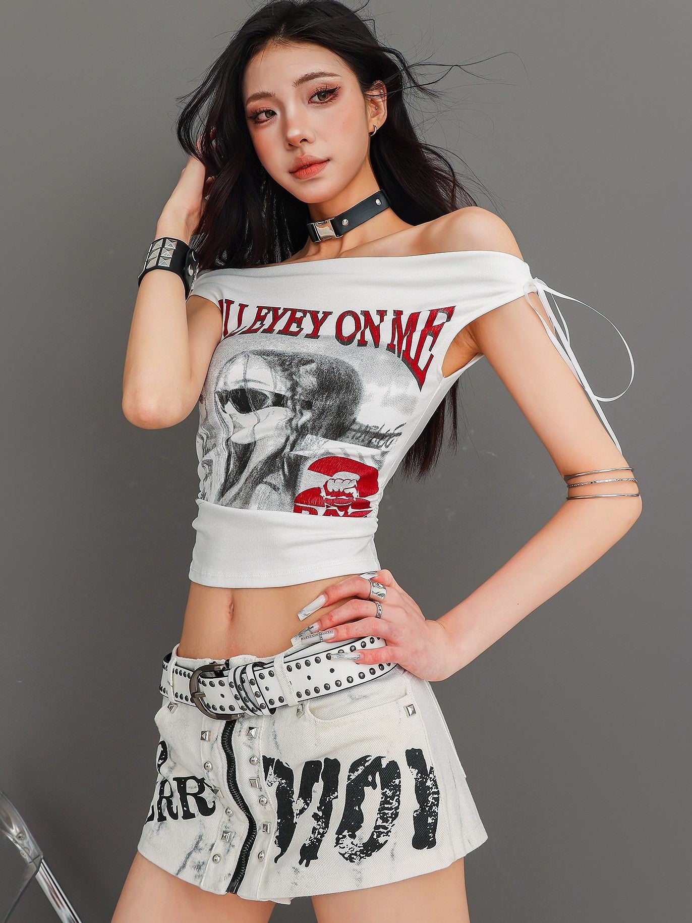 QIUQIU STUDIO White Letter Print One Shoulder Slim Sexy Women&