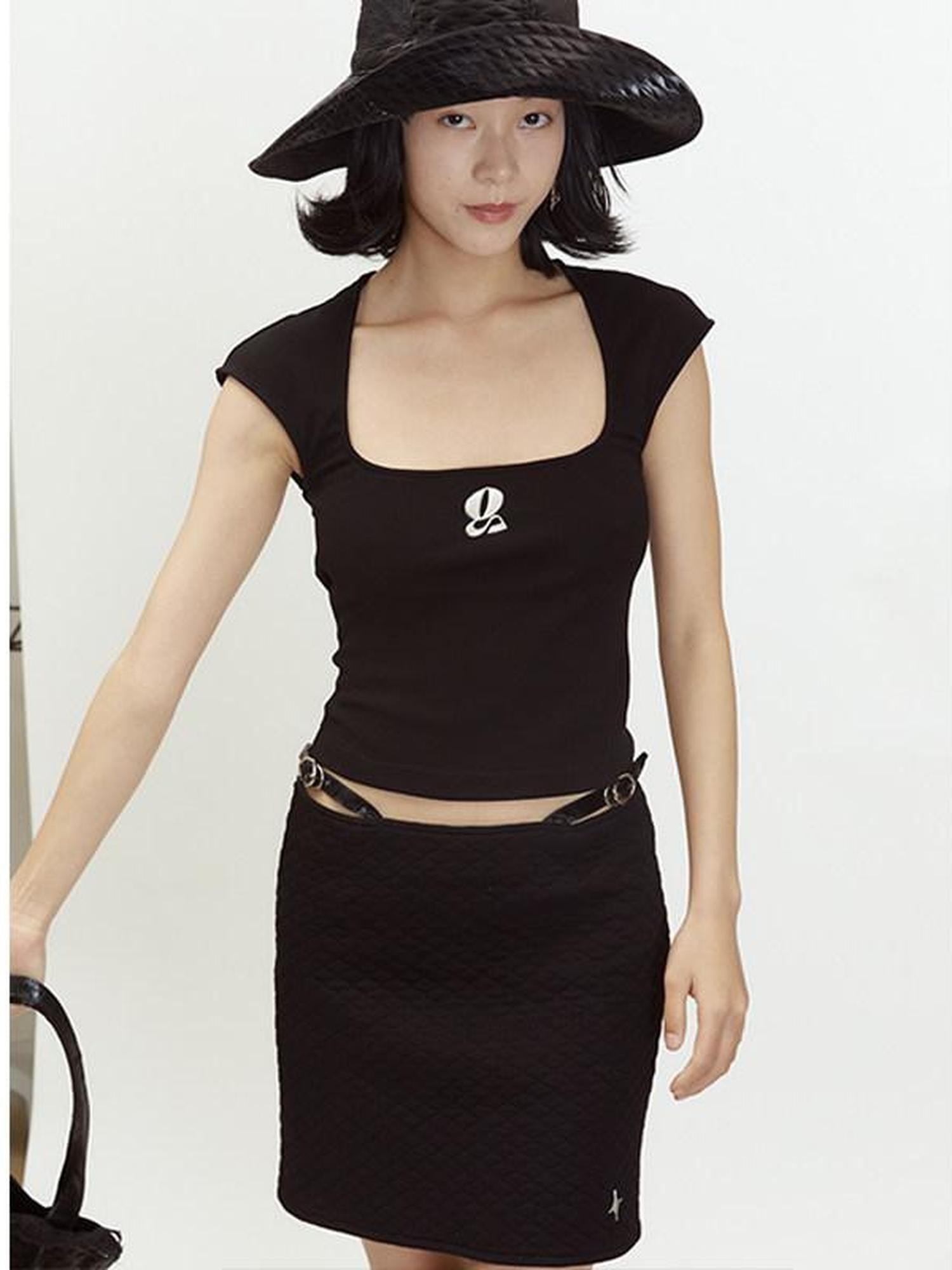 QUORRA S CHORD Black Vintage Square Neck Slim Cropped Women&