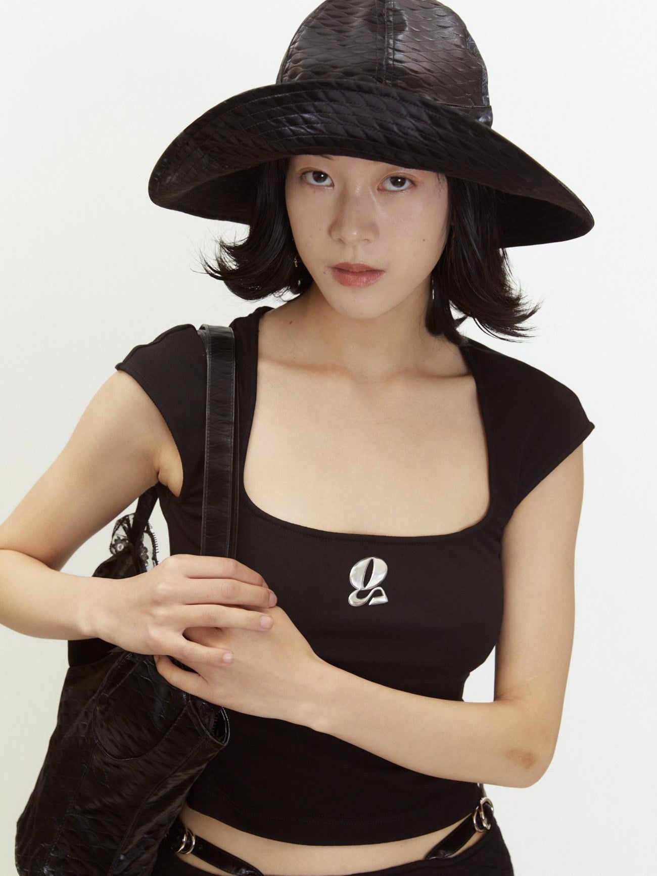 QUORRA S CHORD Black Vintage Square Neck Slim Cropped Women&