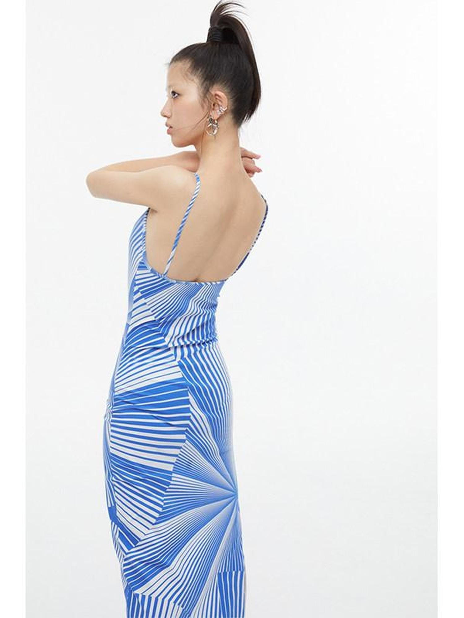 QUORRA S CHORD Blue Fan Shaped Psychedelic Print Backless Slit Women&