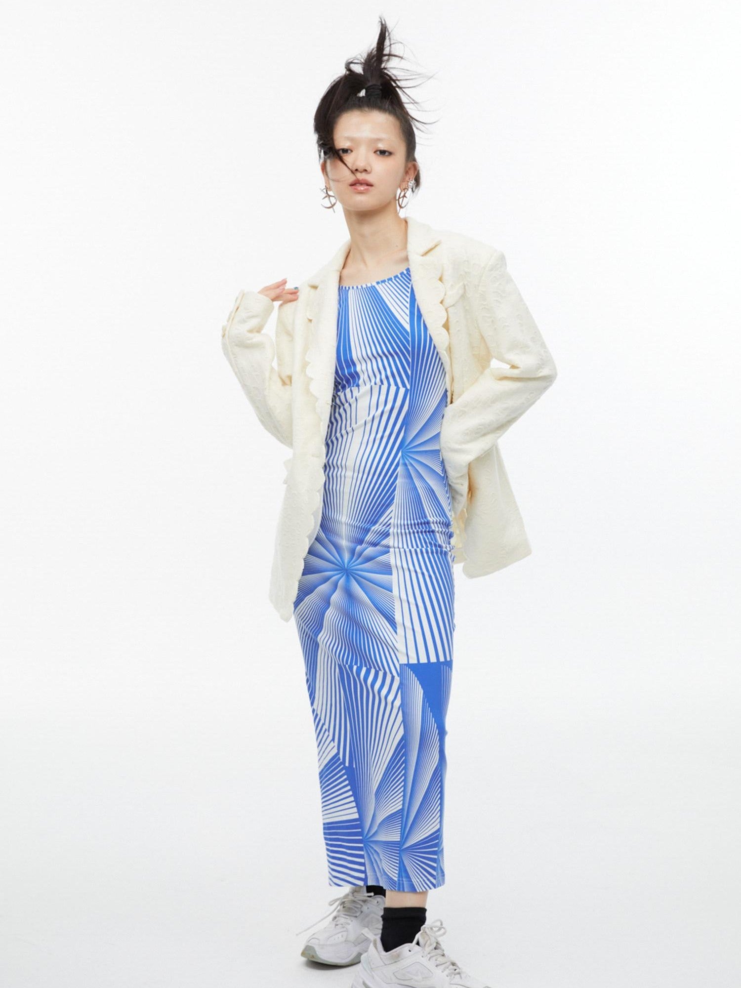 QUORRA S CHORD Blue Fan Shaped Psychedelic Print Backless Slit Women&
