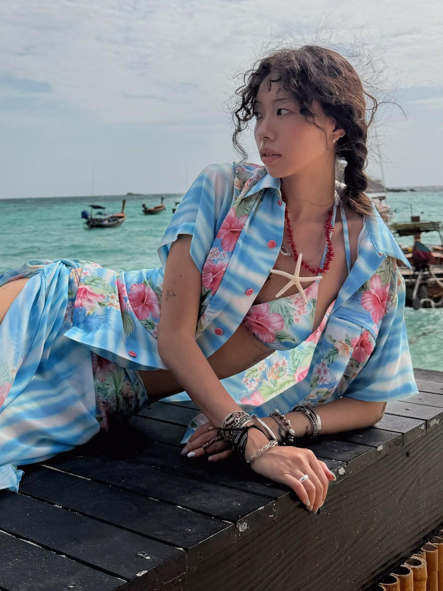 QUORRA S CHORD Blue Hibiscus Floral Tropical Print Triangle Cup Women&