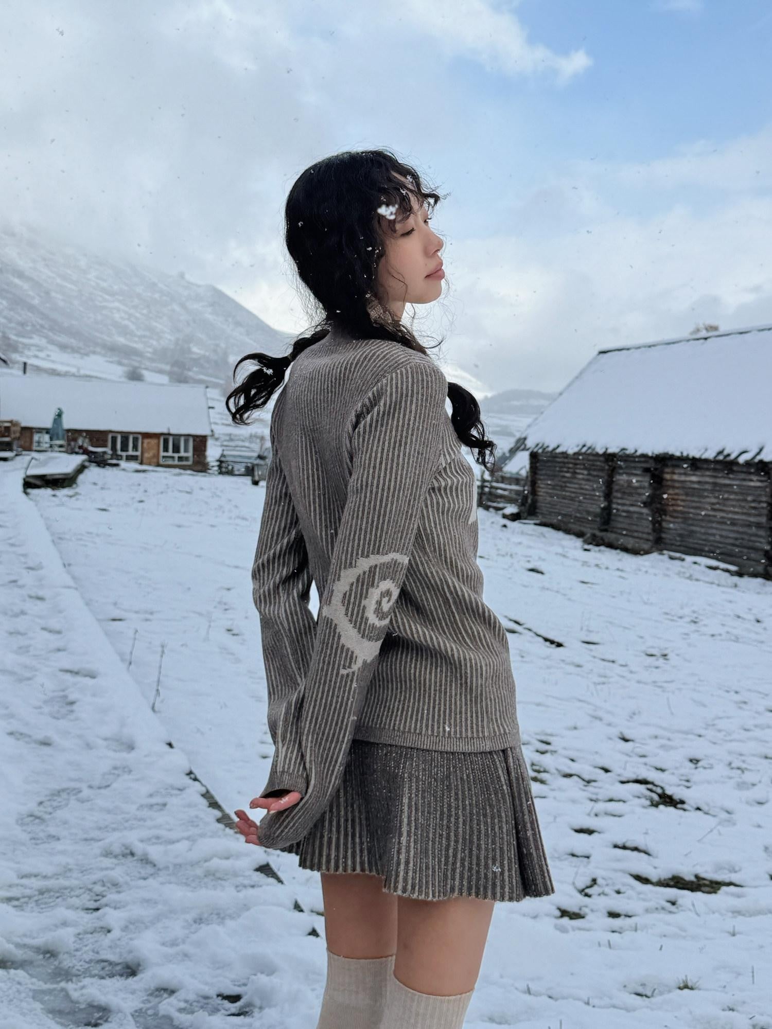 QUORRA S CHORD Brown Ribbed Pony Geometric Knitted Women&