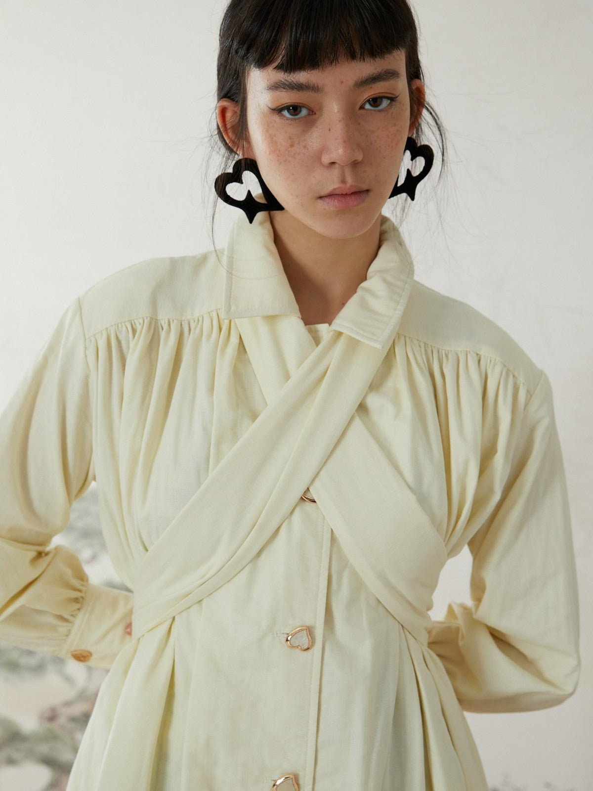 QUORRA S CHORD Cream White Special Texture Padded Shoulders Bow Women&