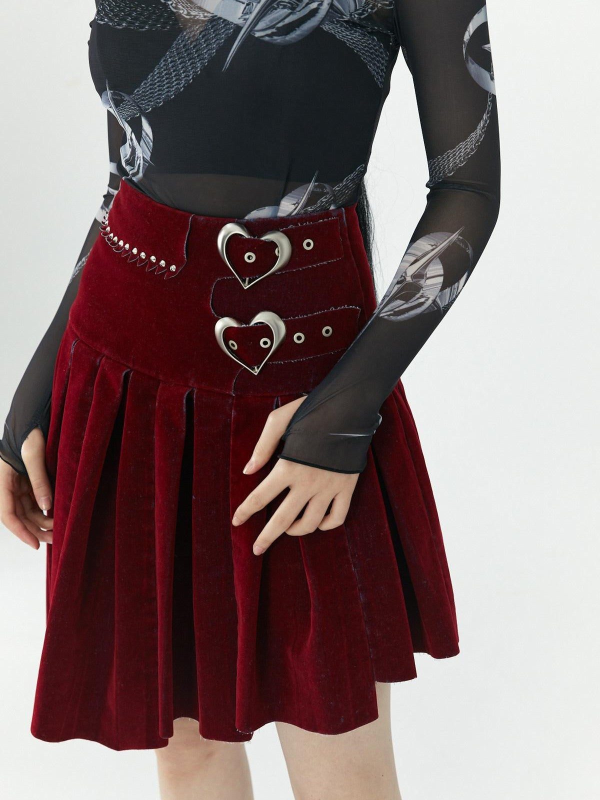 QUORRA S CHORD Flocked Red Velvet Heart Buckle Asymmetric Rock Women&