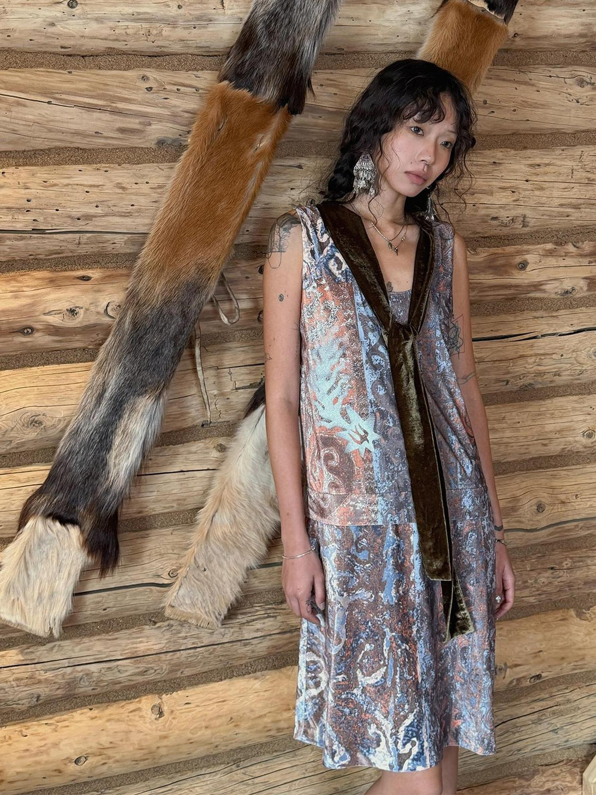 QUORRA S CHORD Kazakh Pattern Faux Silk Velvet Sleeveless Lace Up Women&